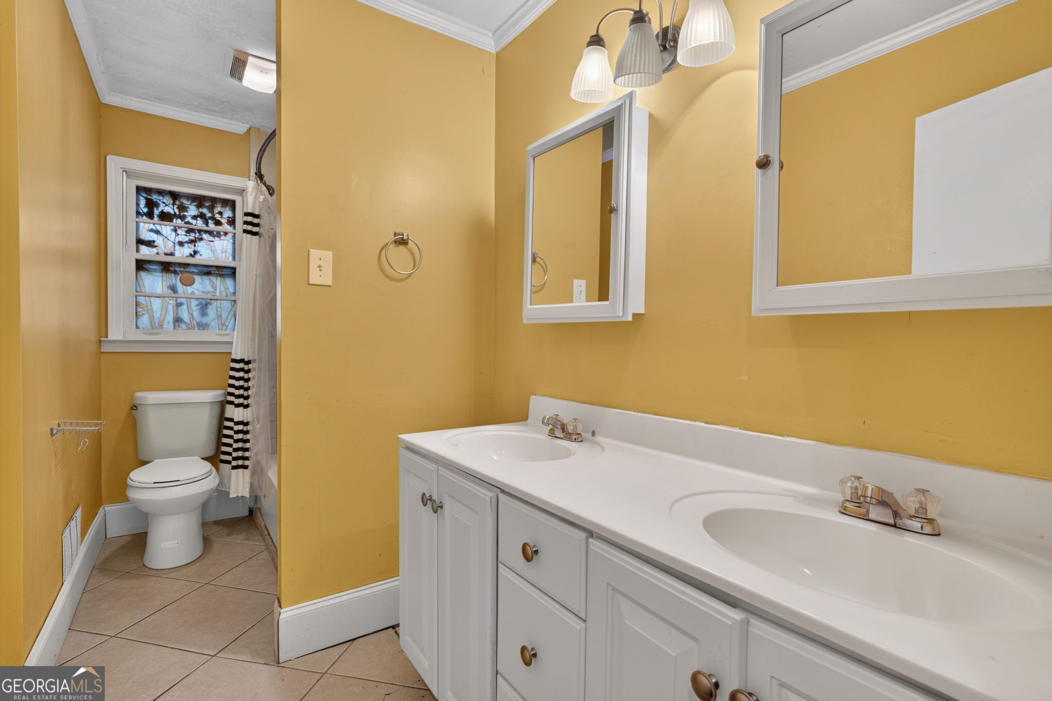 210 Cumming Street Property Photo 15