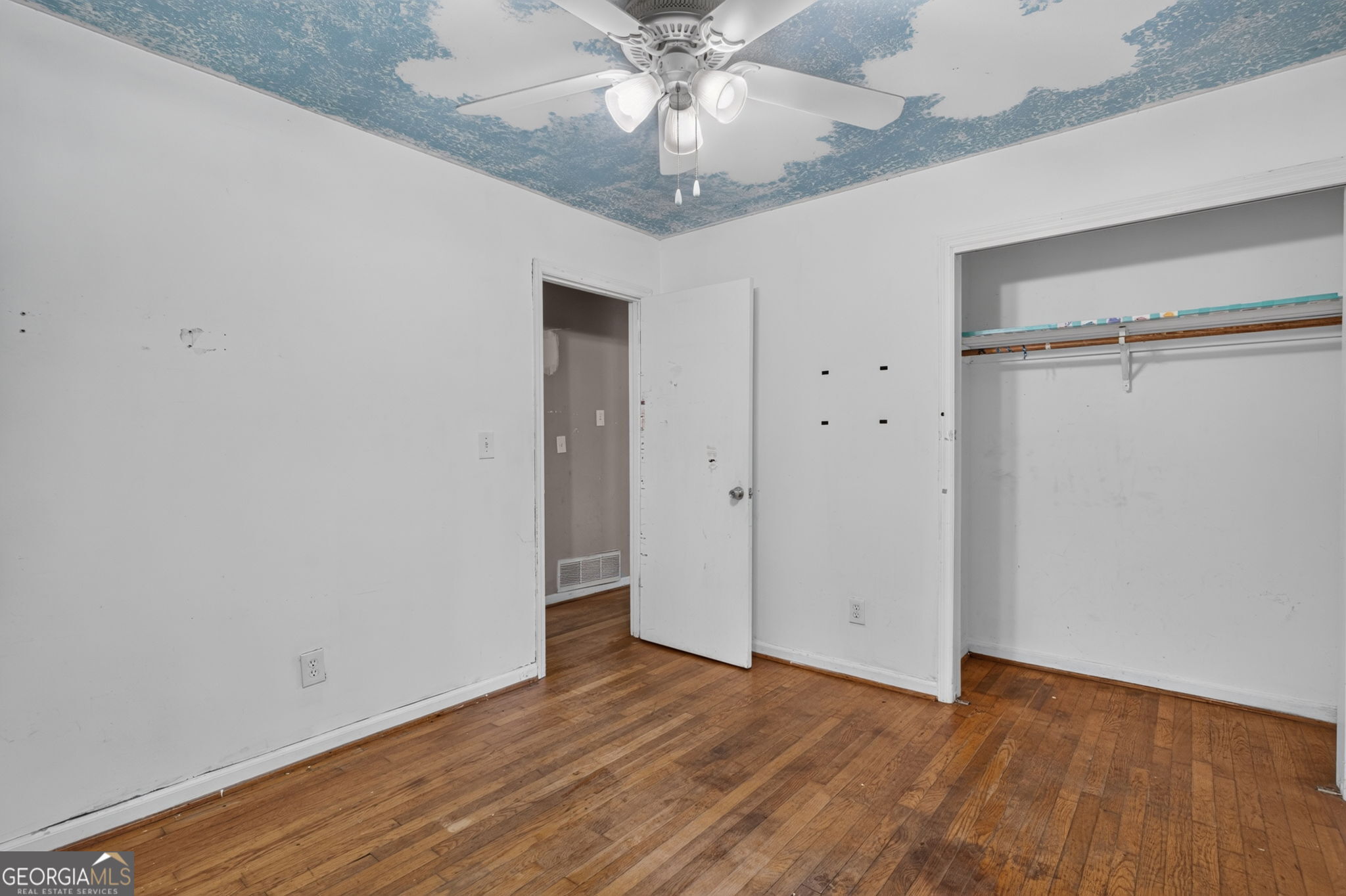 210 Cumming Street Property Photo 19
