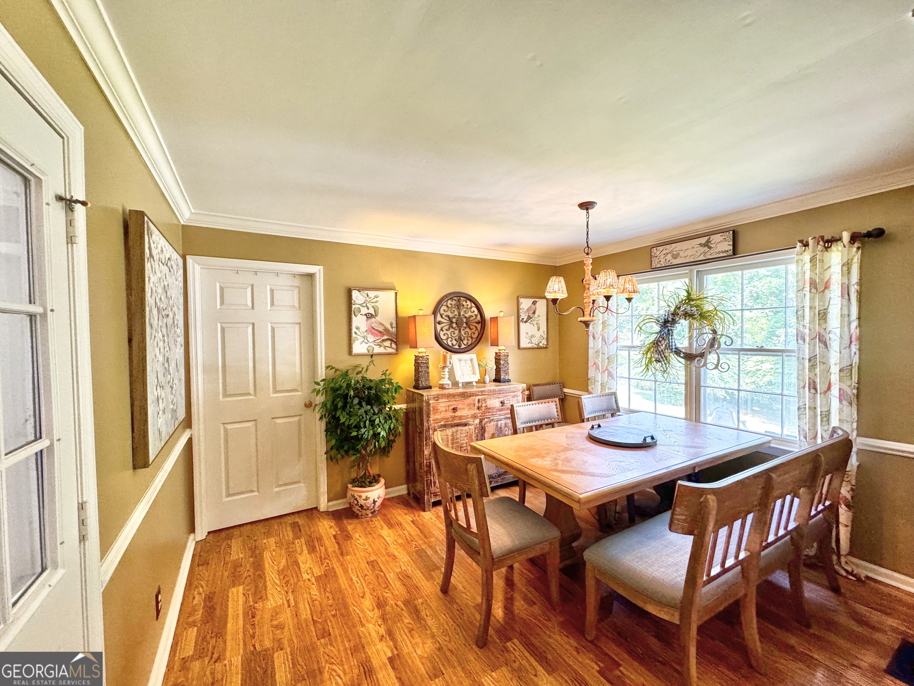 1018 Riverside Drive Property Photo 5