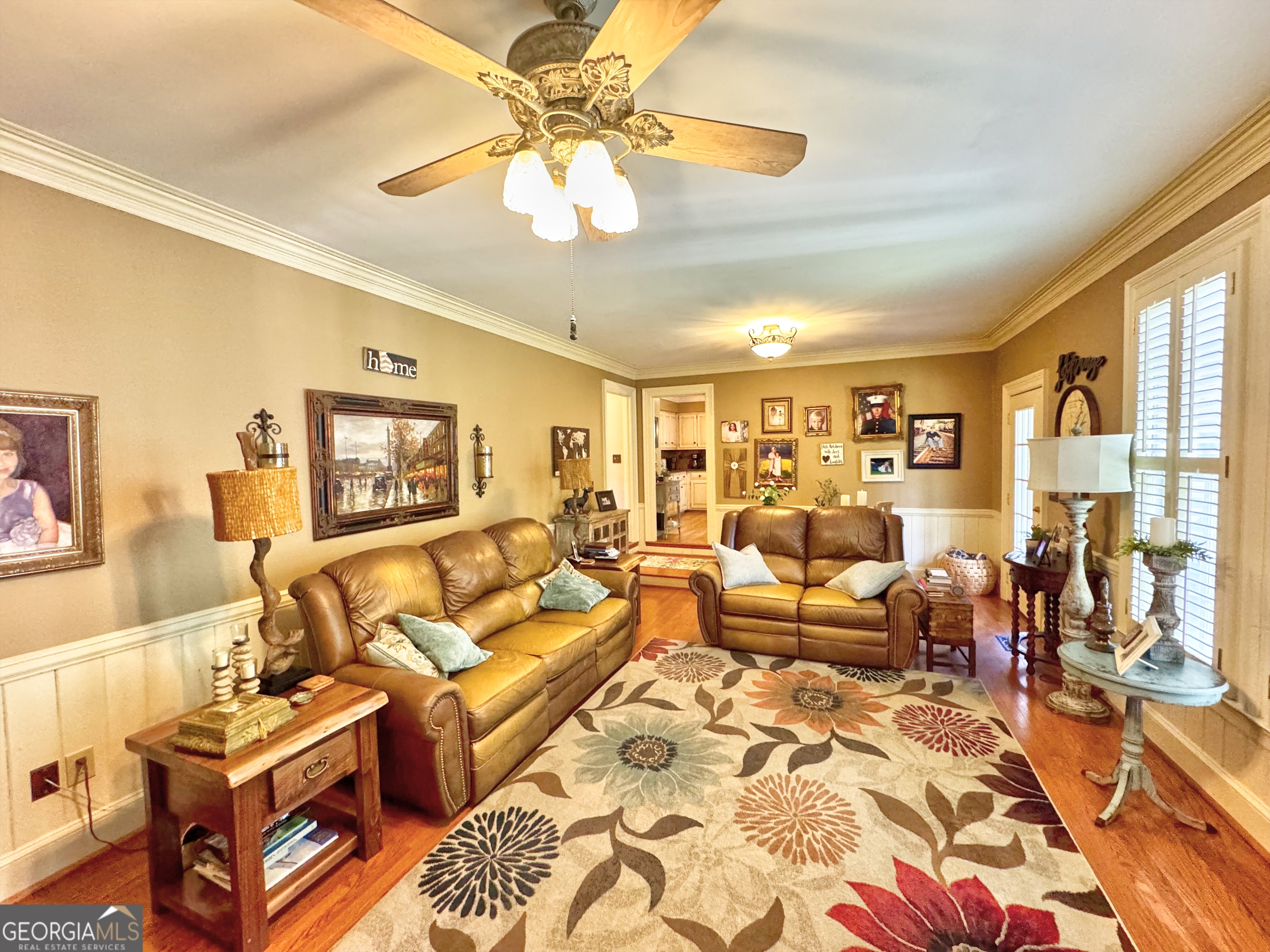 1018 Riverside Drive Property Photo 8