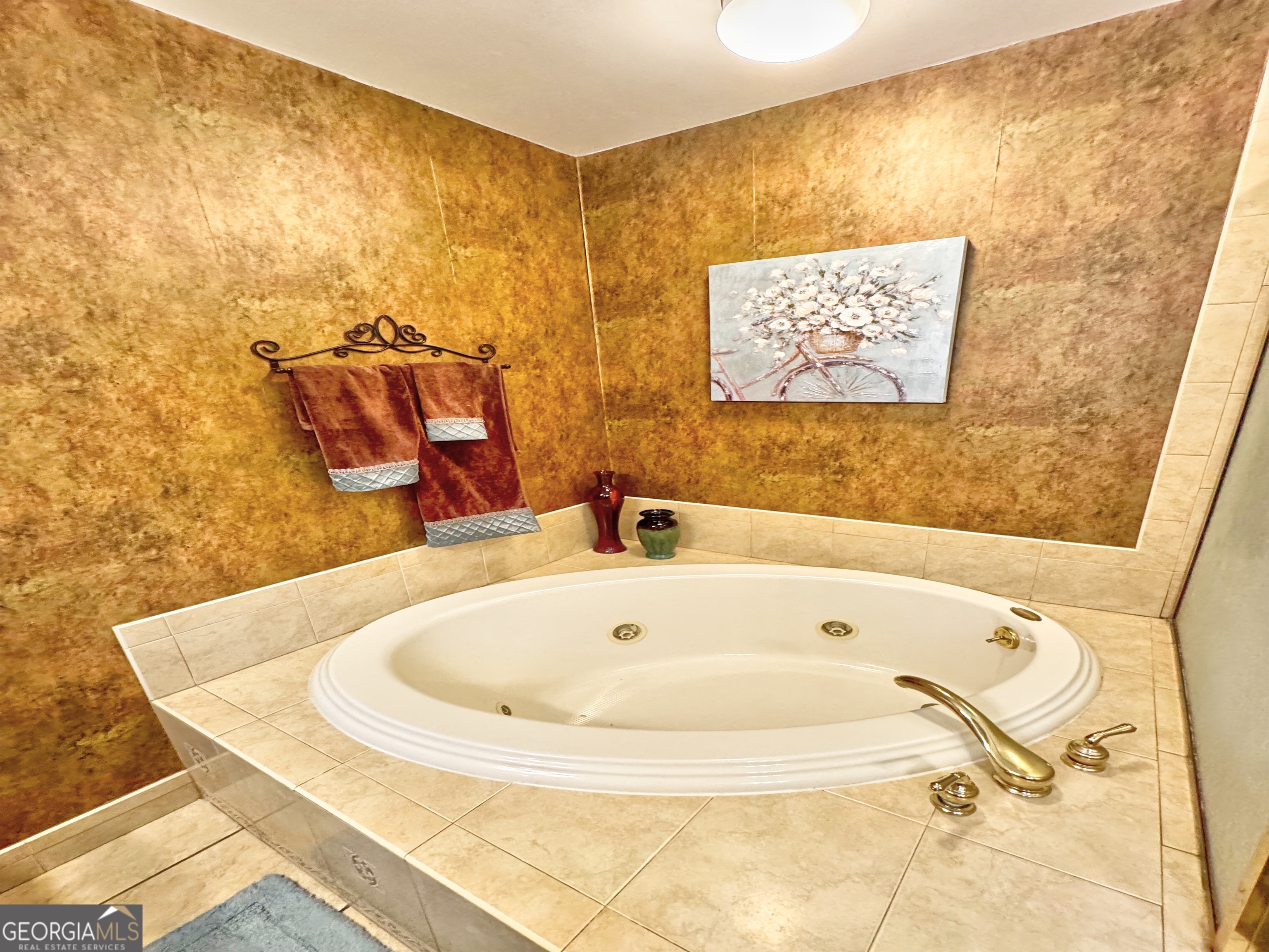 1018 Riverside Drive Property Photo 16