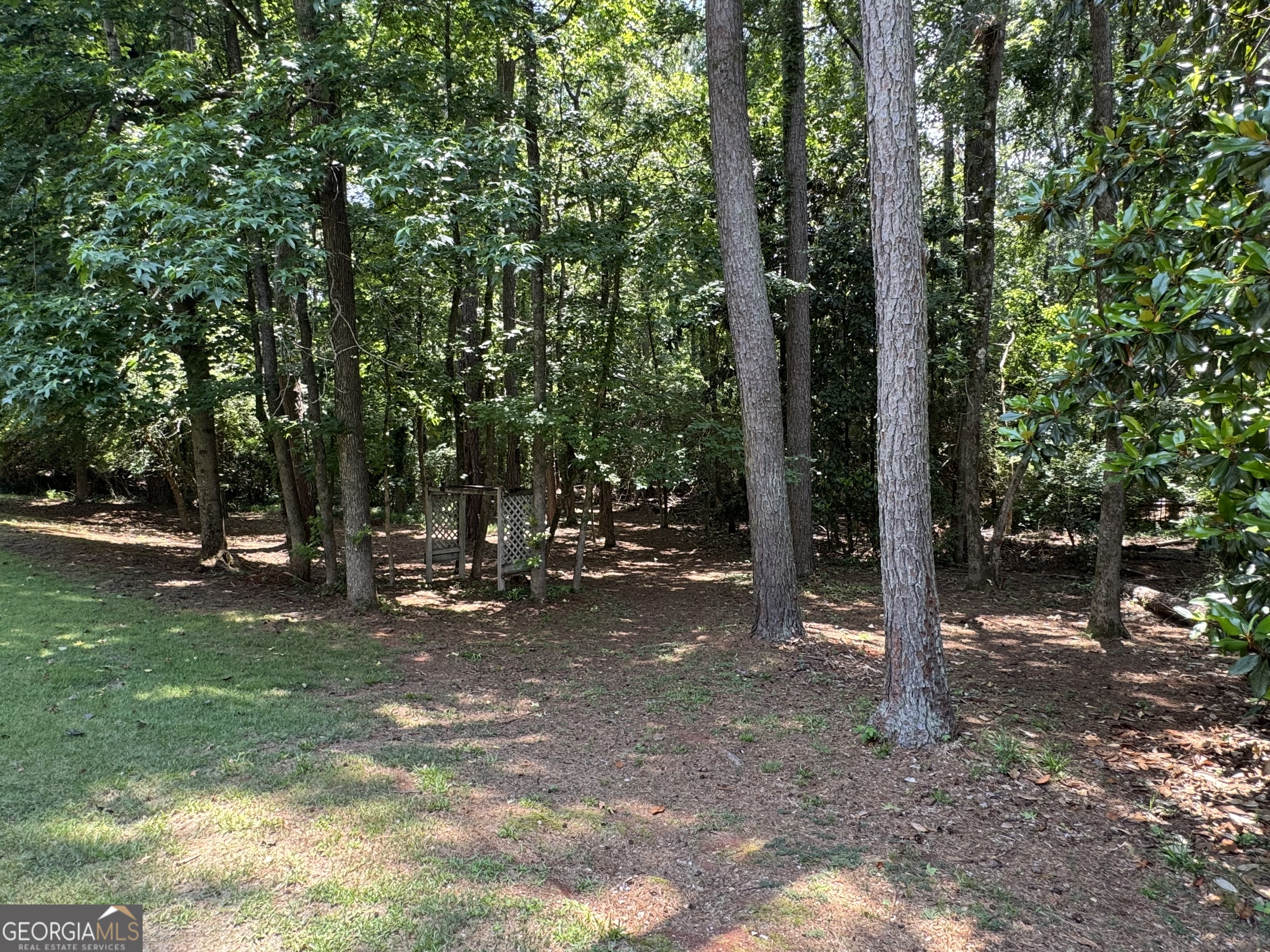 1018 Riverside Drive Property Photo 25