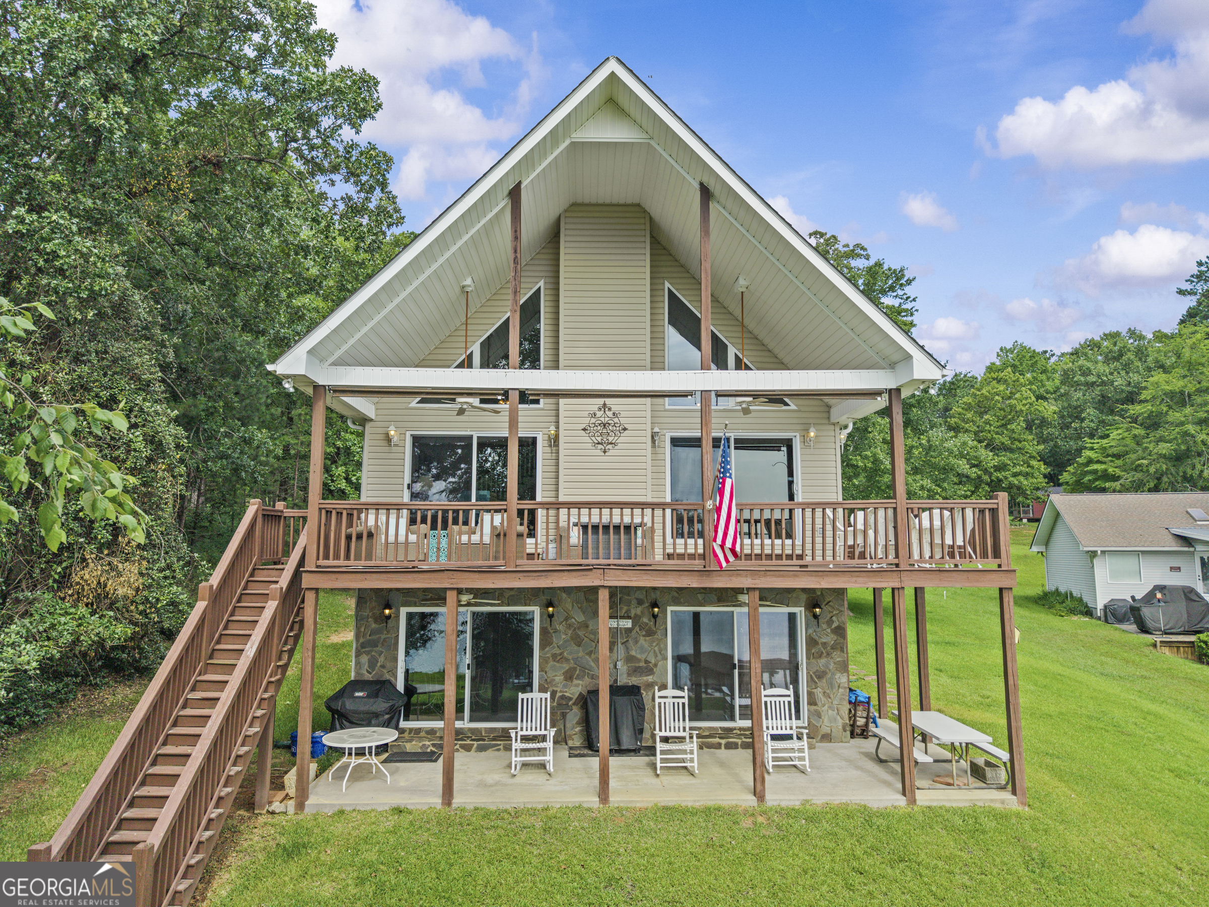 511 Foxglove Drive Property Photo 1