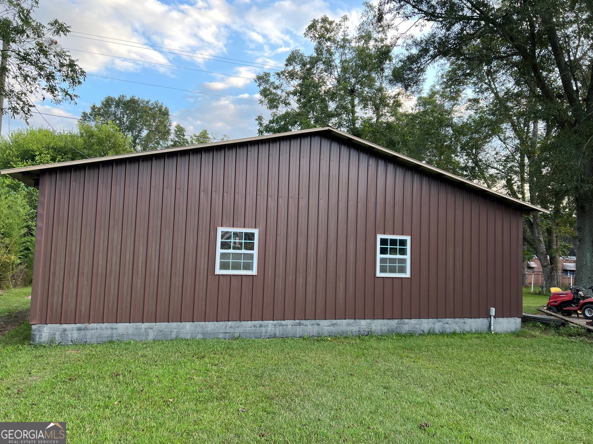 4686 Property Photo 6