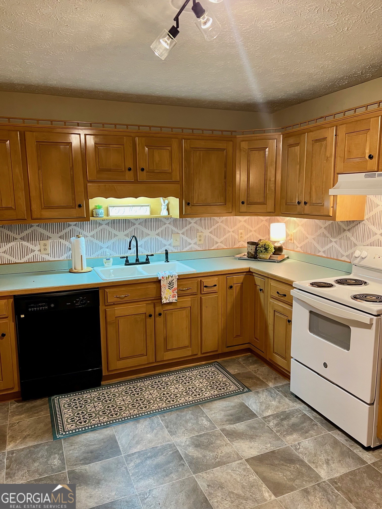 4686 Property Photo 9