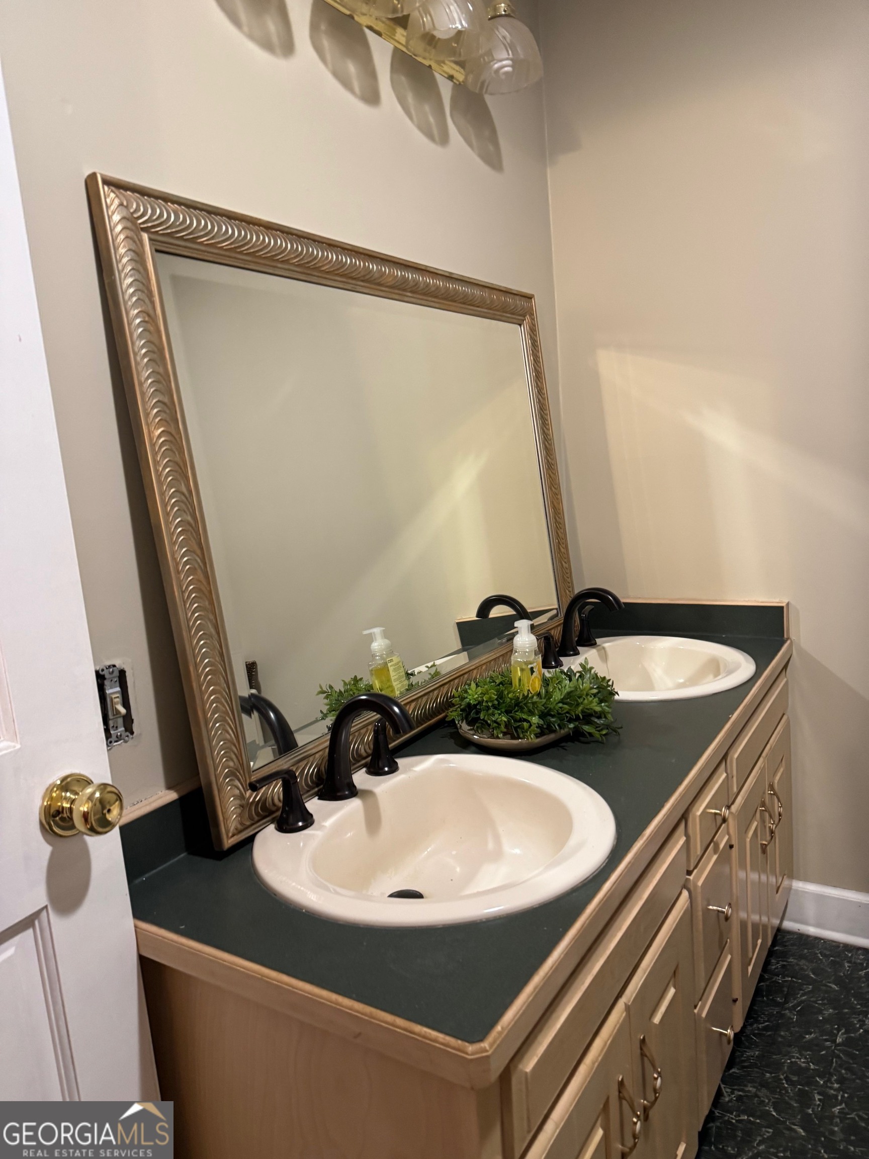 4686 Property Photo 16