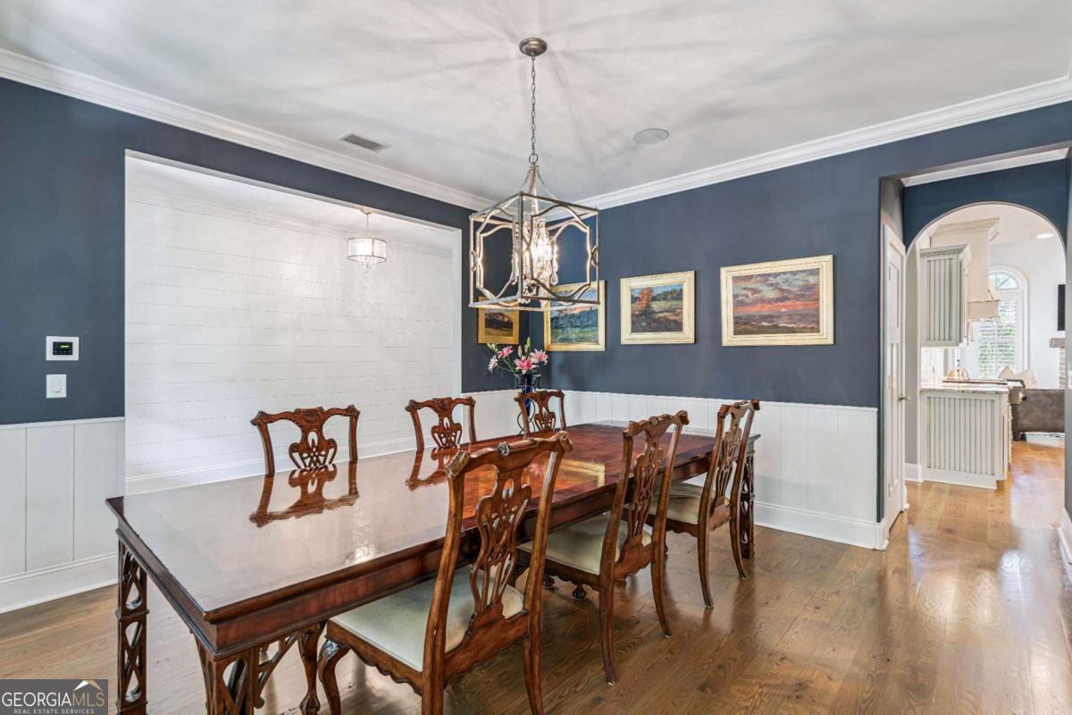 306 Broadway Street Property Photo 8