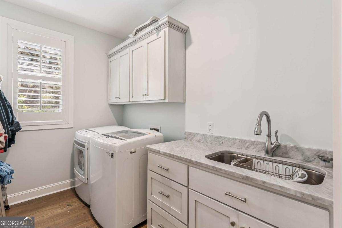 306 Broadway Street Property Photo 20