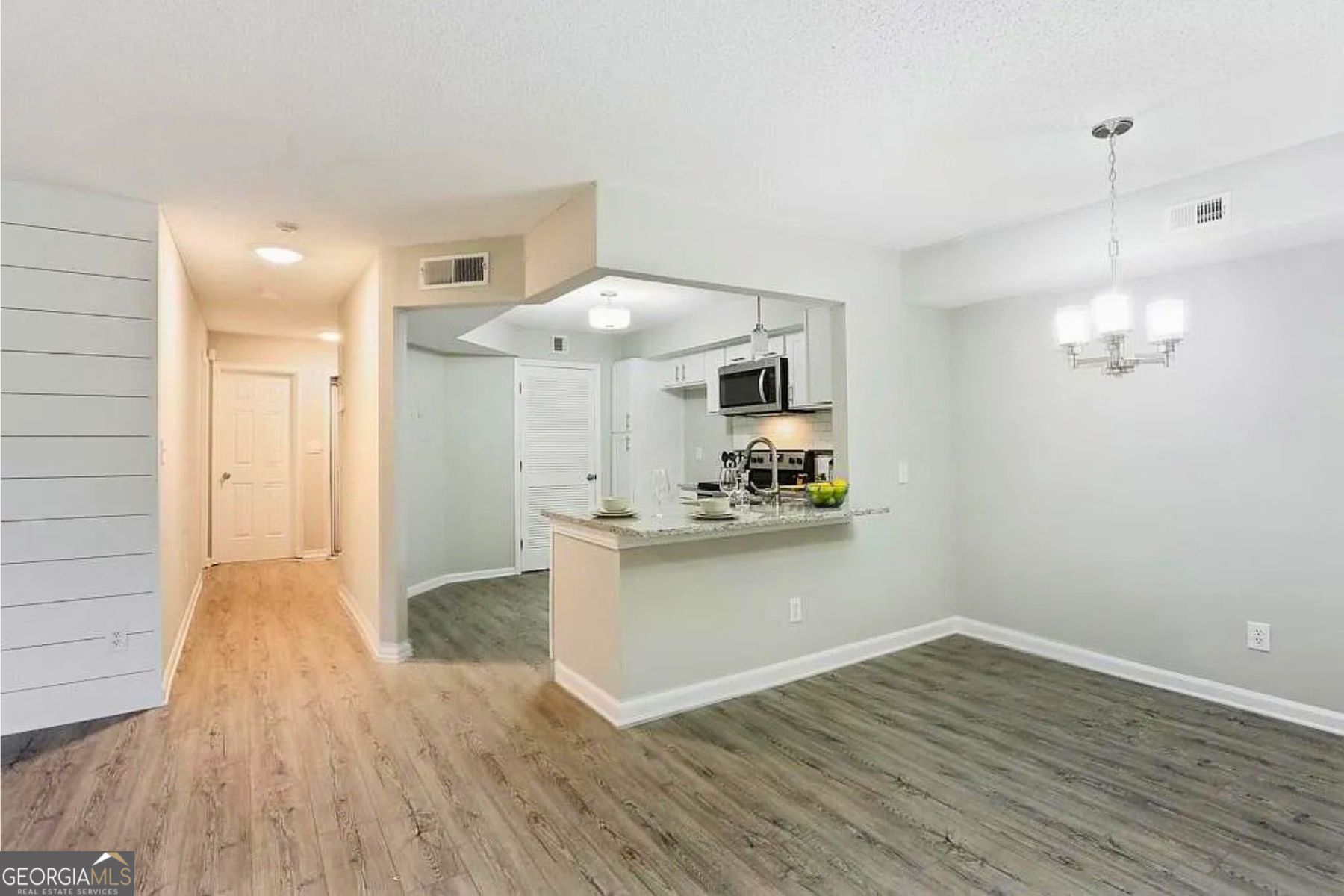 694 Mcgill Place Ne # 694 Property Photo 7