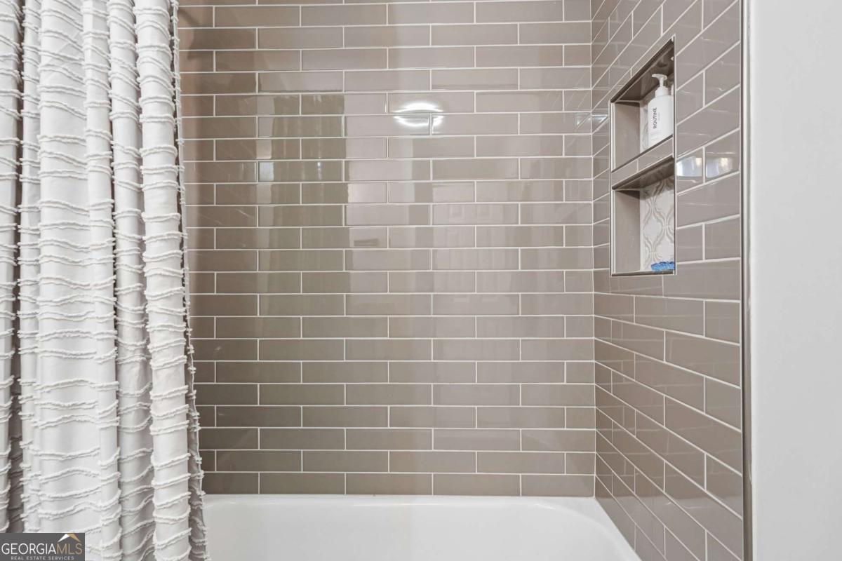 3400 Chastain Crossing Property Photo 13