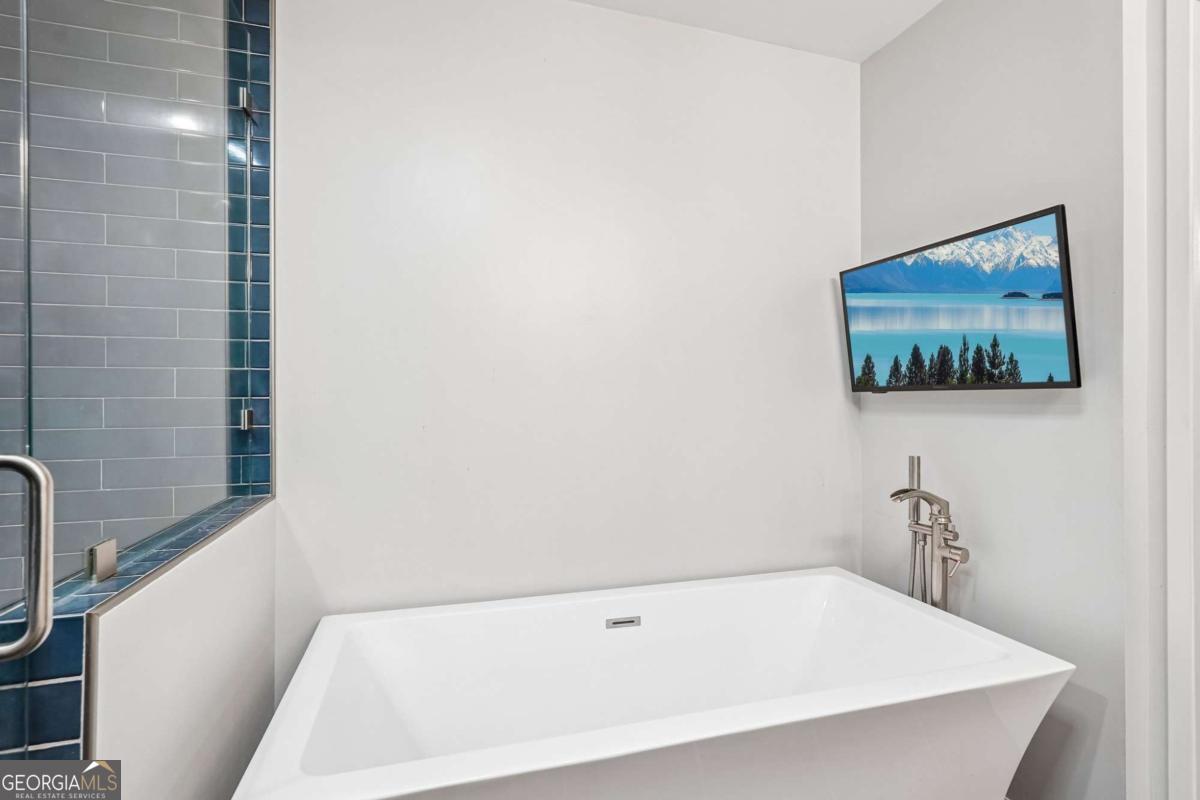 3400 Chastain Crossing Property Photo 19