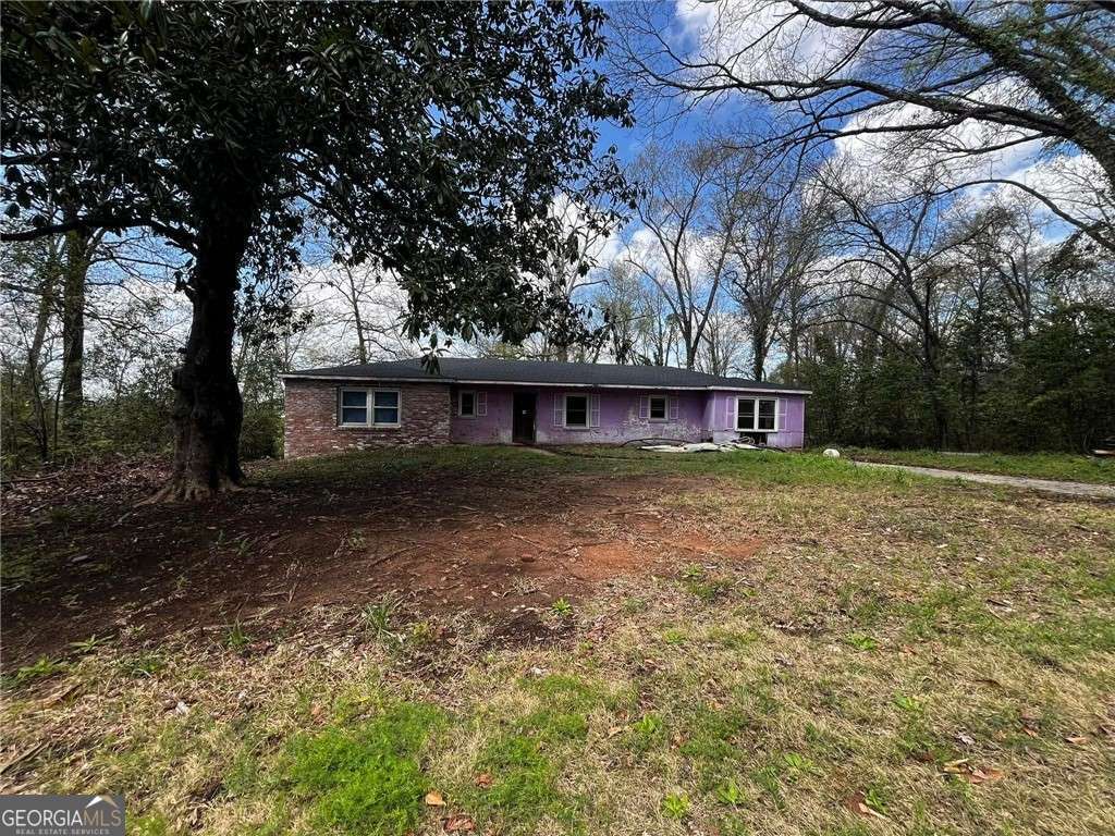 3915 Mosley Drive Property Photo 1