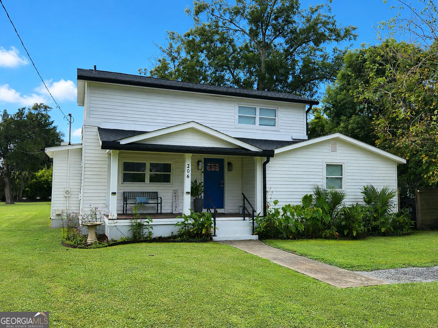 206 E Weed Street Property Photo 1