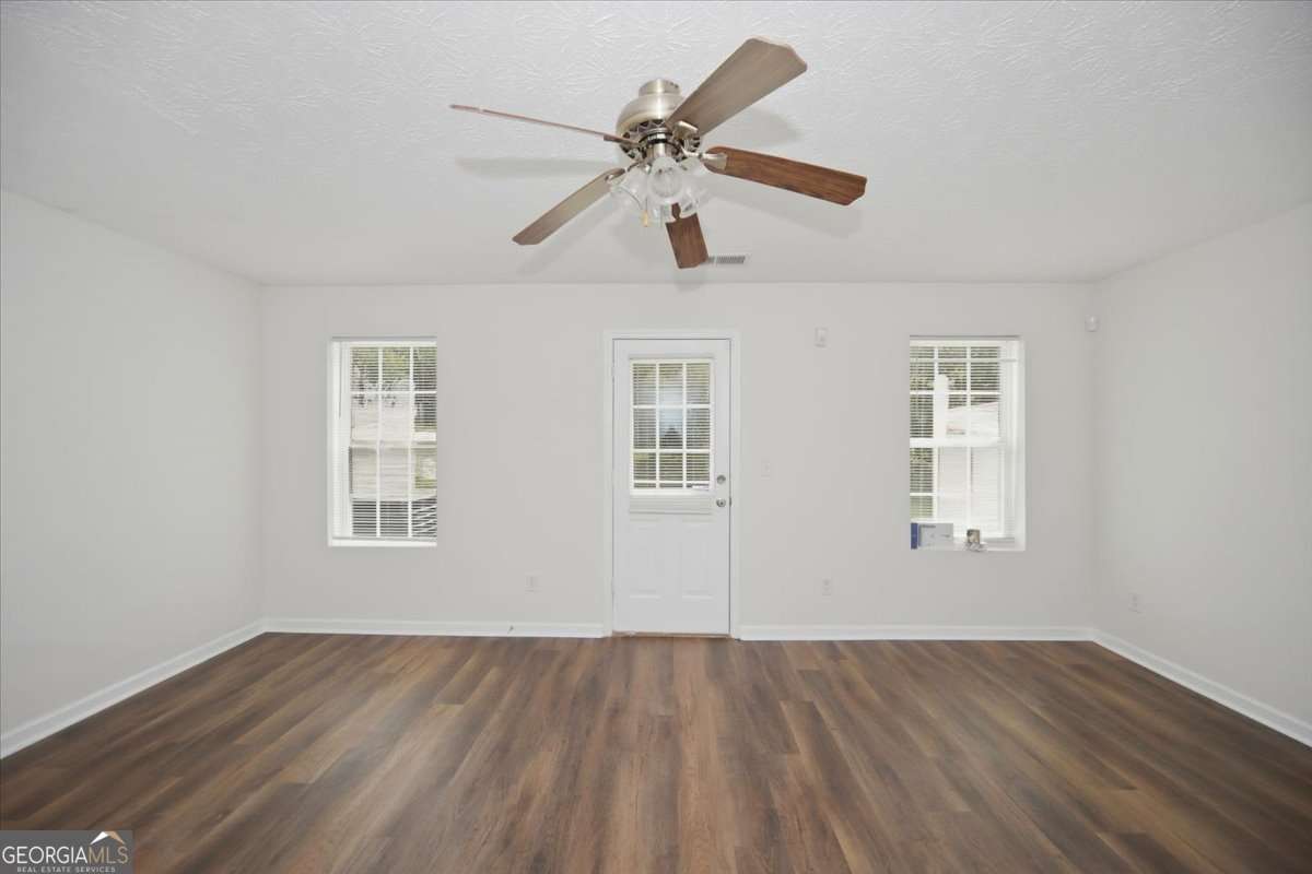 1706 Redan E Property Photo 5