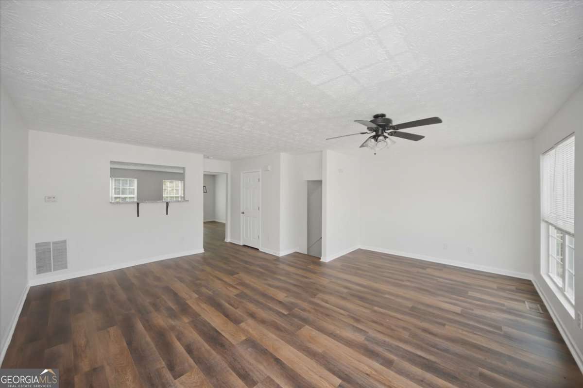 1706 Redan E Property Photo 8