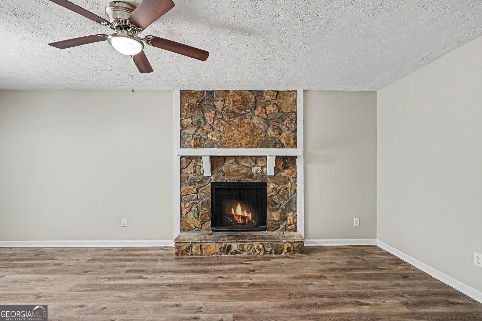 5017 Gracehill Road Property Photo 10
