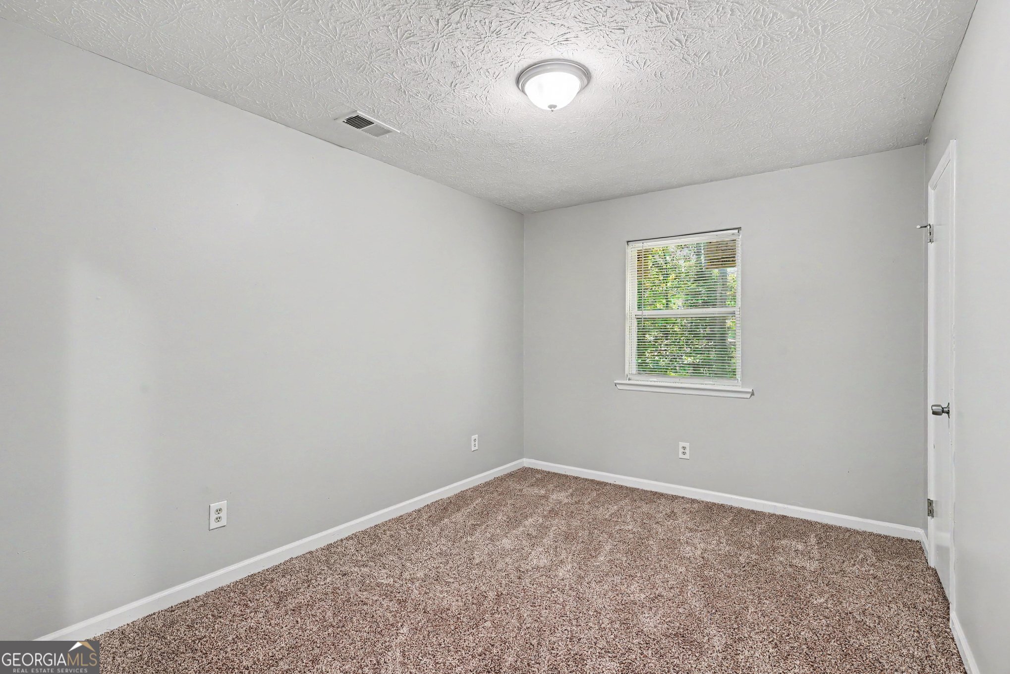 5017 Gracehill Road Property Photo 15