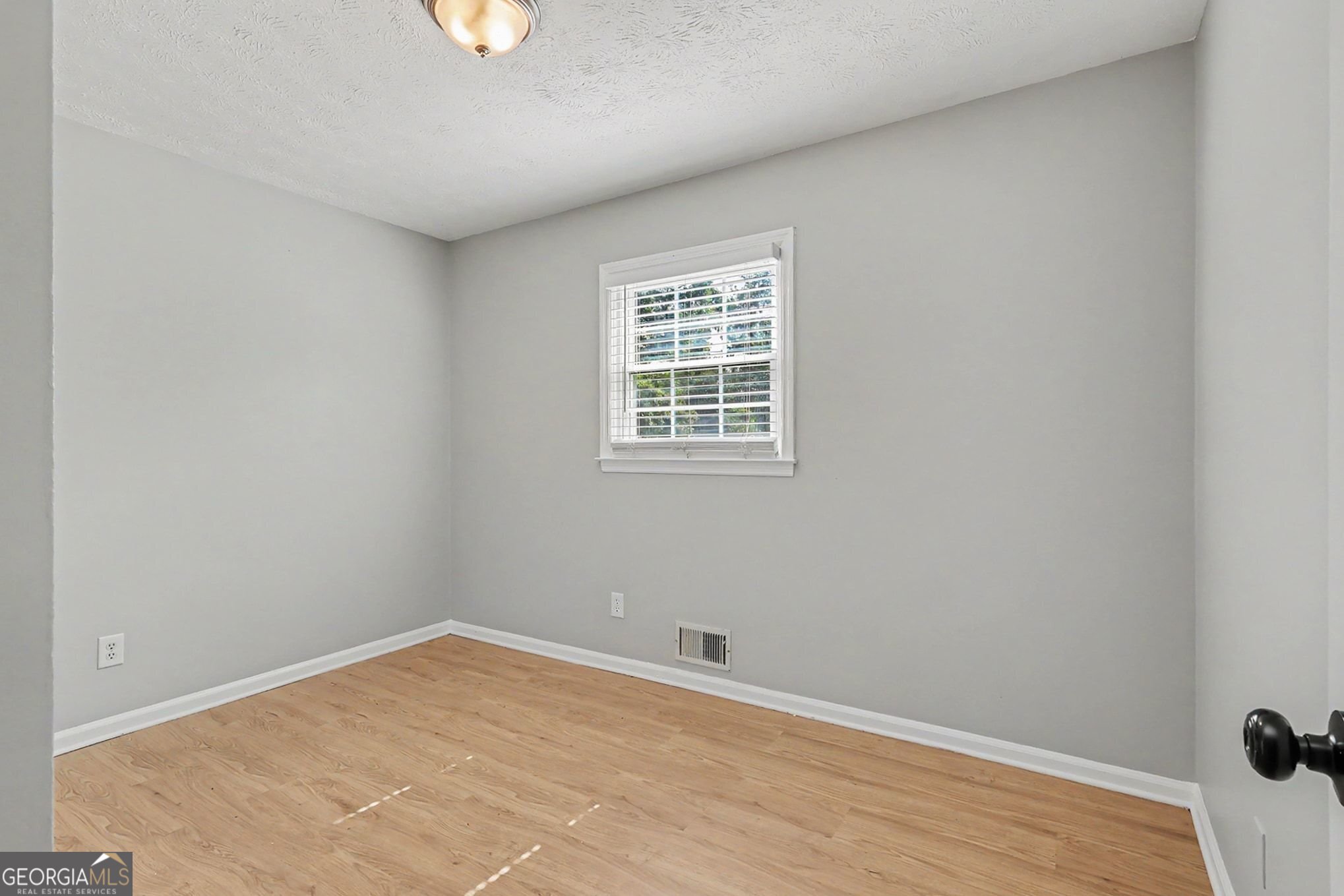 2538 Burton Circle Property Photo 15