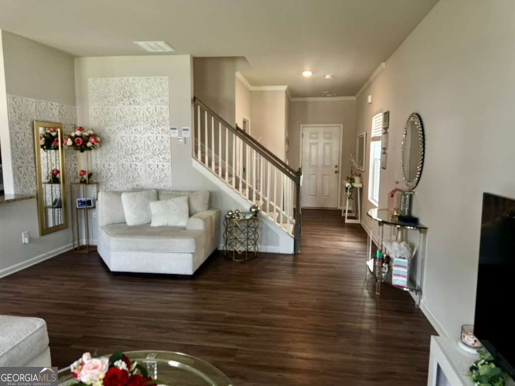 4895 Hillstone Drive Property Photo 8