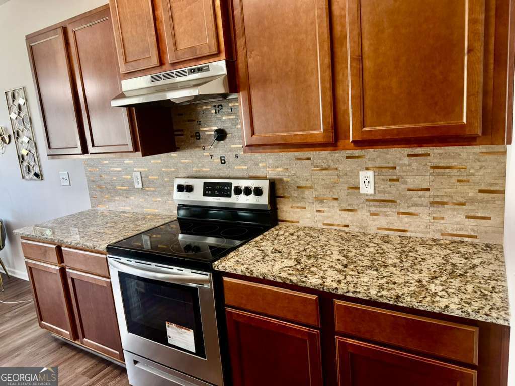 4895 Hillstone Drive Property Photo 11