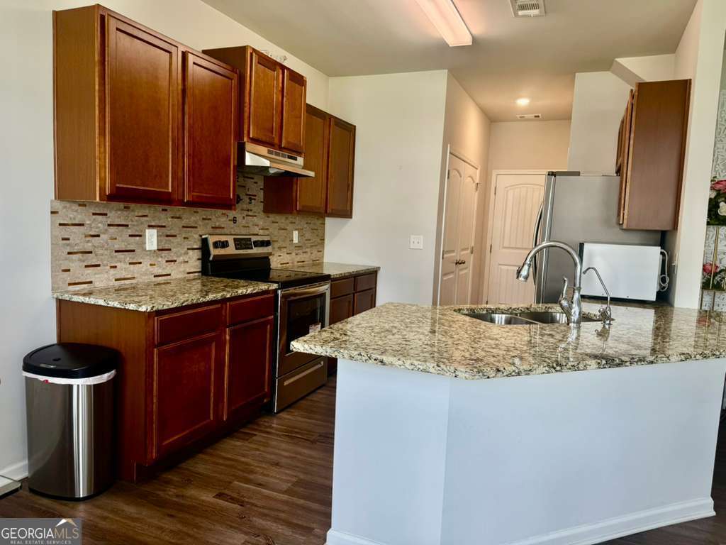 4895 Hillstone Drive Property Photo 15