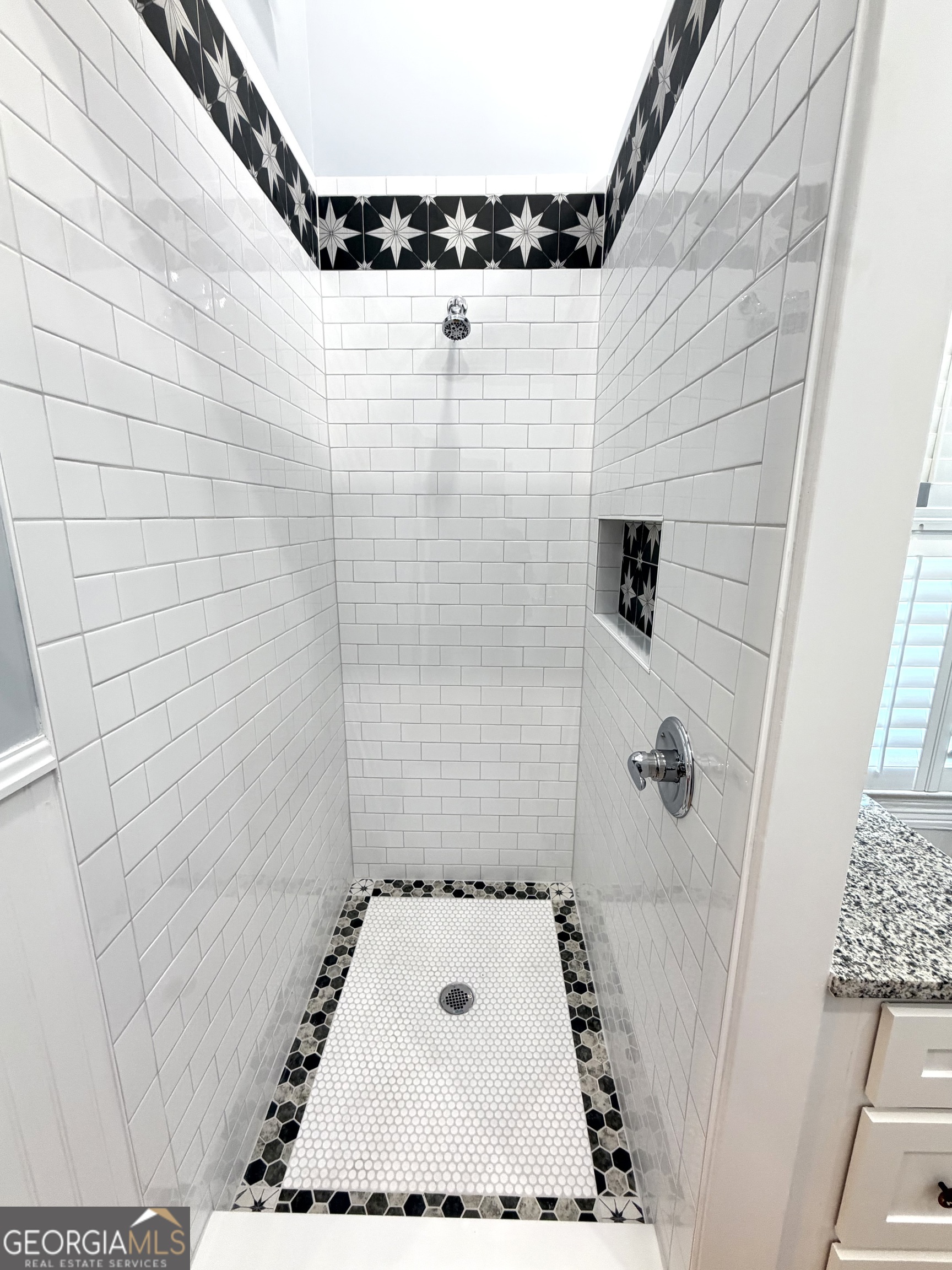 610 Ridge Avenue N Property Photo 10