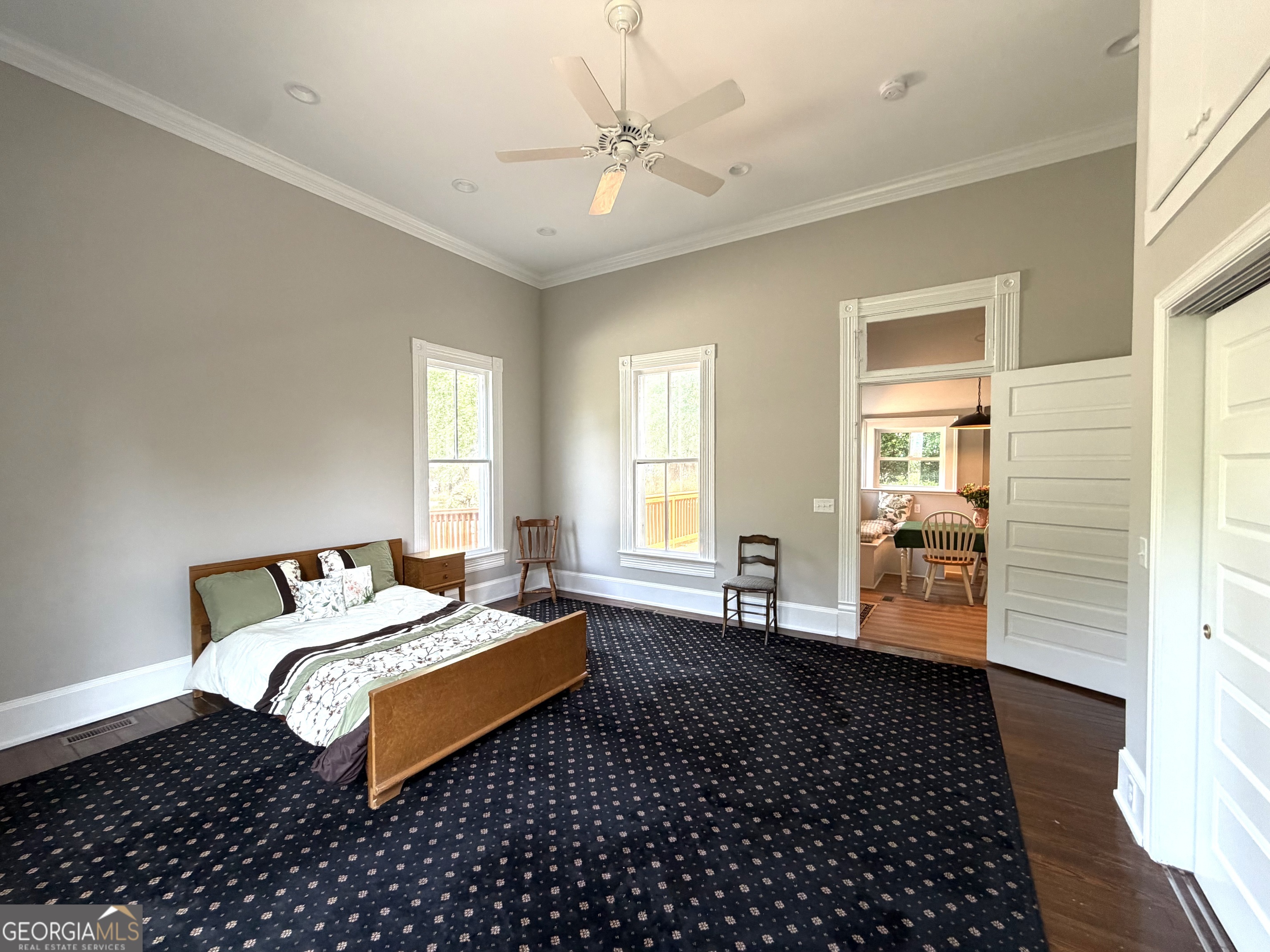 610 Ridge Avenue N Property Photo 18