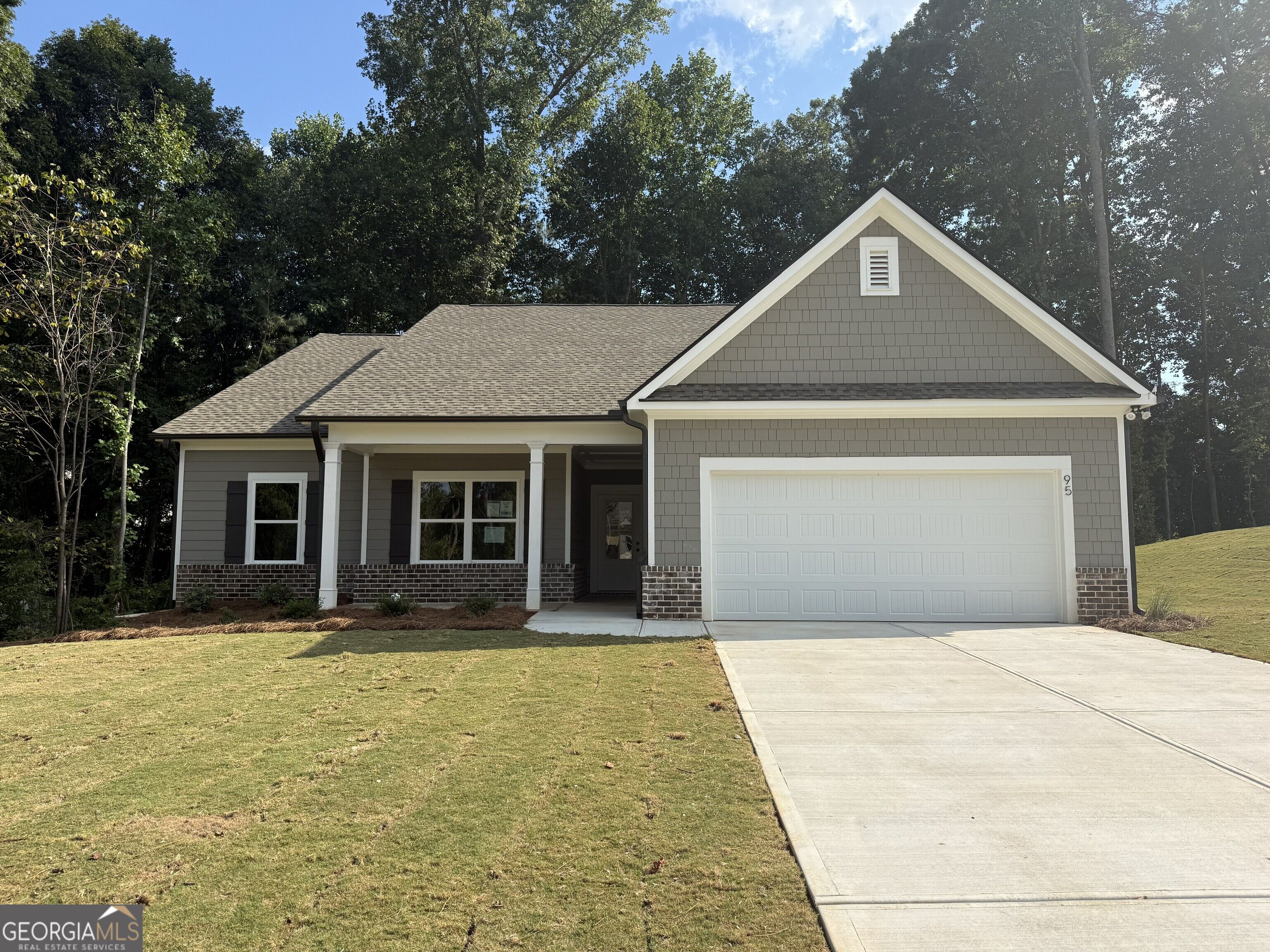 95 FAIRWINDS Drive Property Photo 1