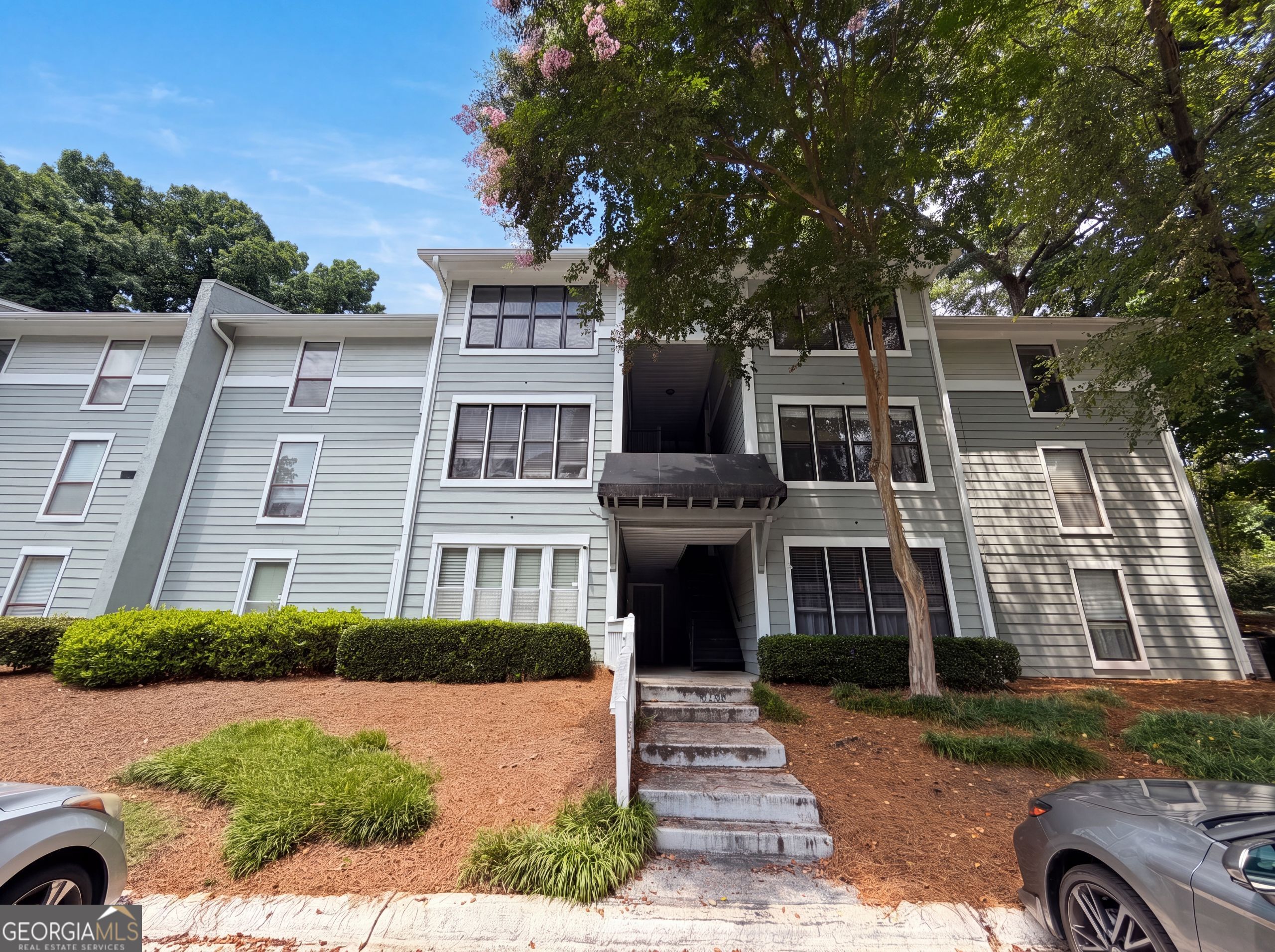 216 Summit North Drive NE