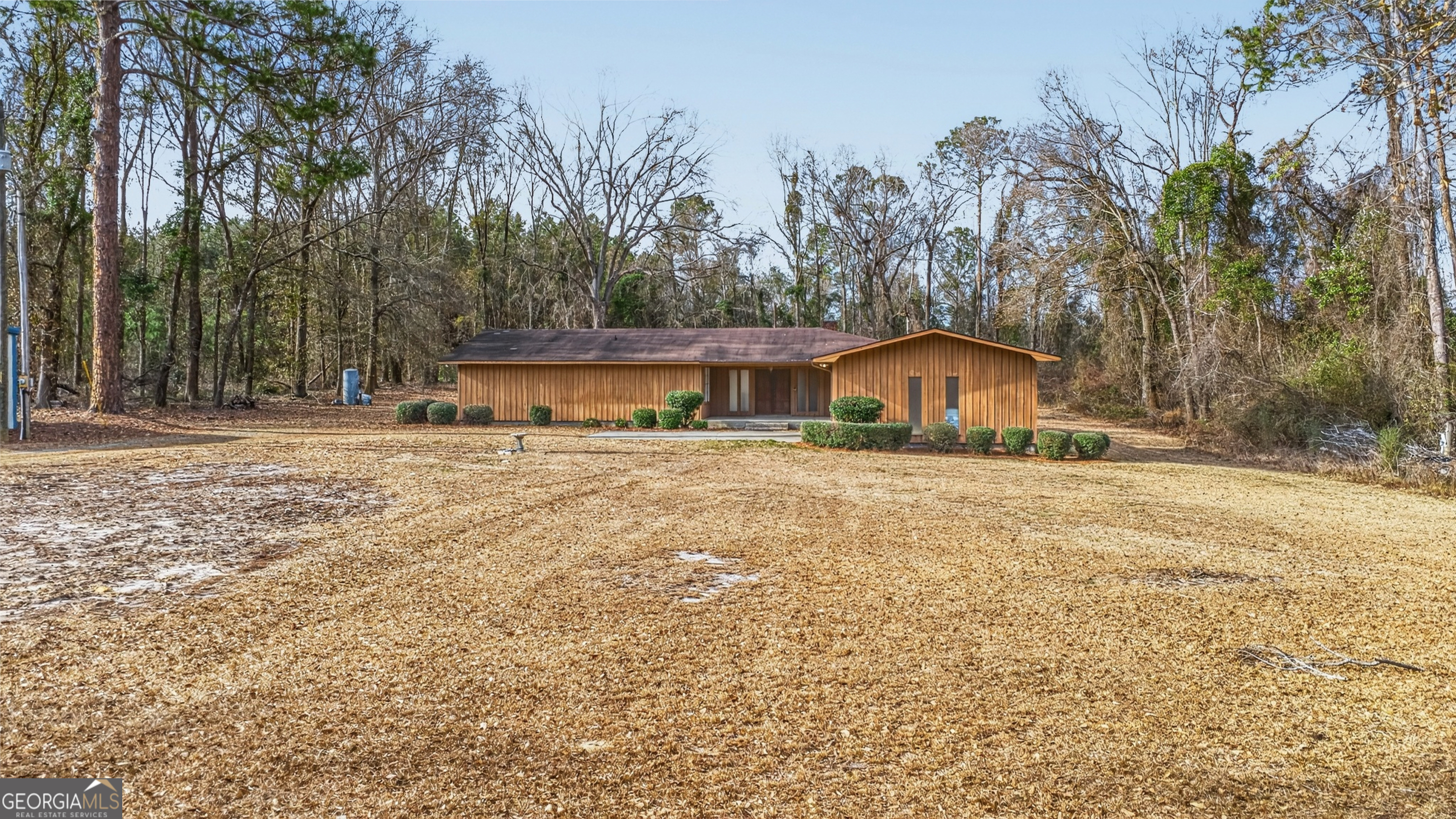 9441 Hwy 169 Property Photo 1