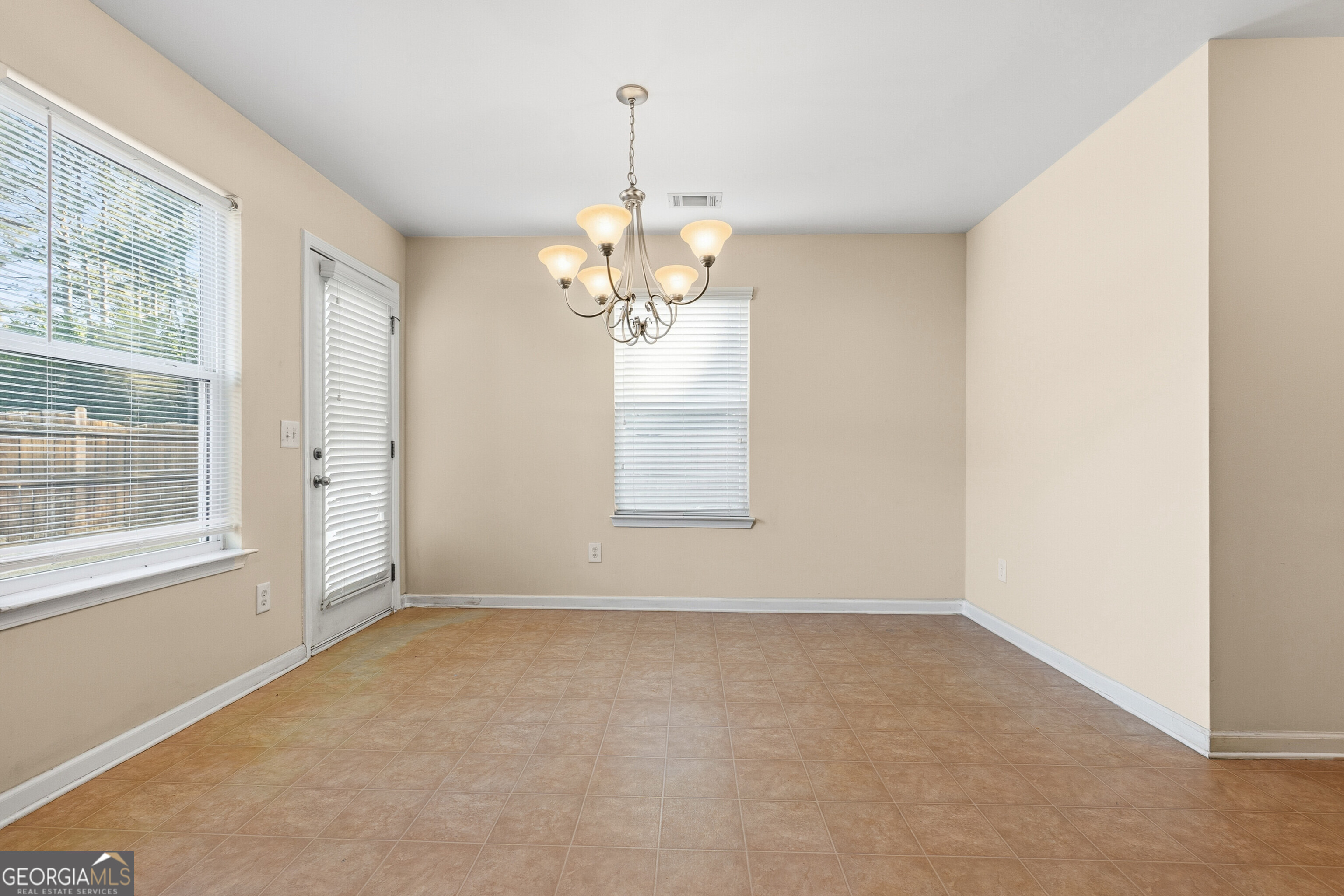 102 Steeple Court Property Photo 7