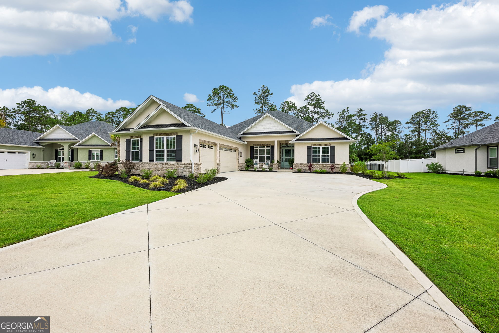 204 Fiddlers Cove Drive Property Photo 3