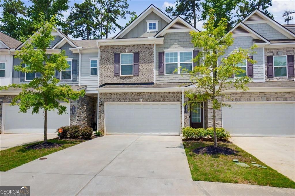 2030 Ravencliff Road Property Photo 2