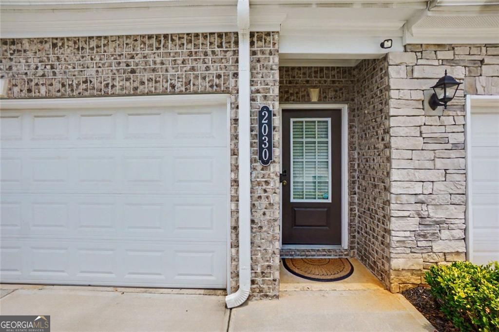 2030 Ravencliff Road Property Photo 3