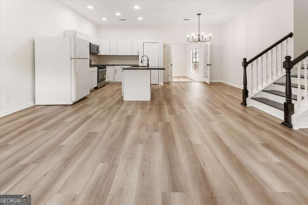 6653 Eastbriar Drive Property Photo 12