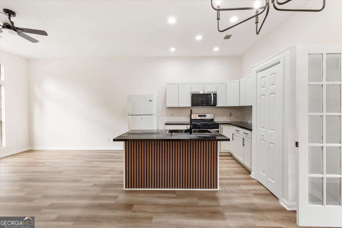 6653 Eastbriar Drive Property Photo 14
