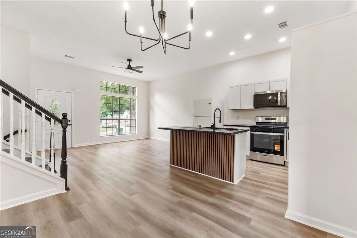 6653 Eastbriar Drive Property Photo 16