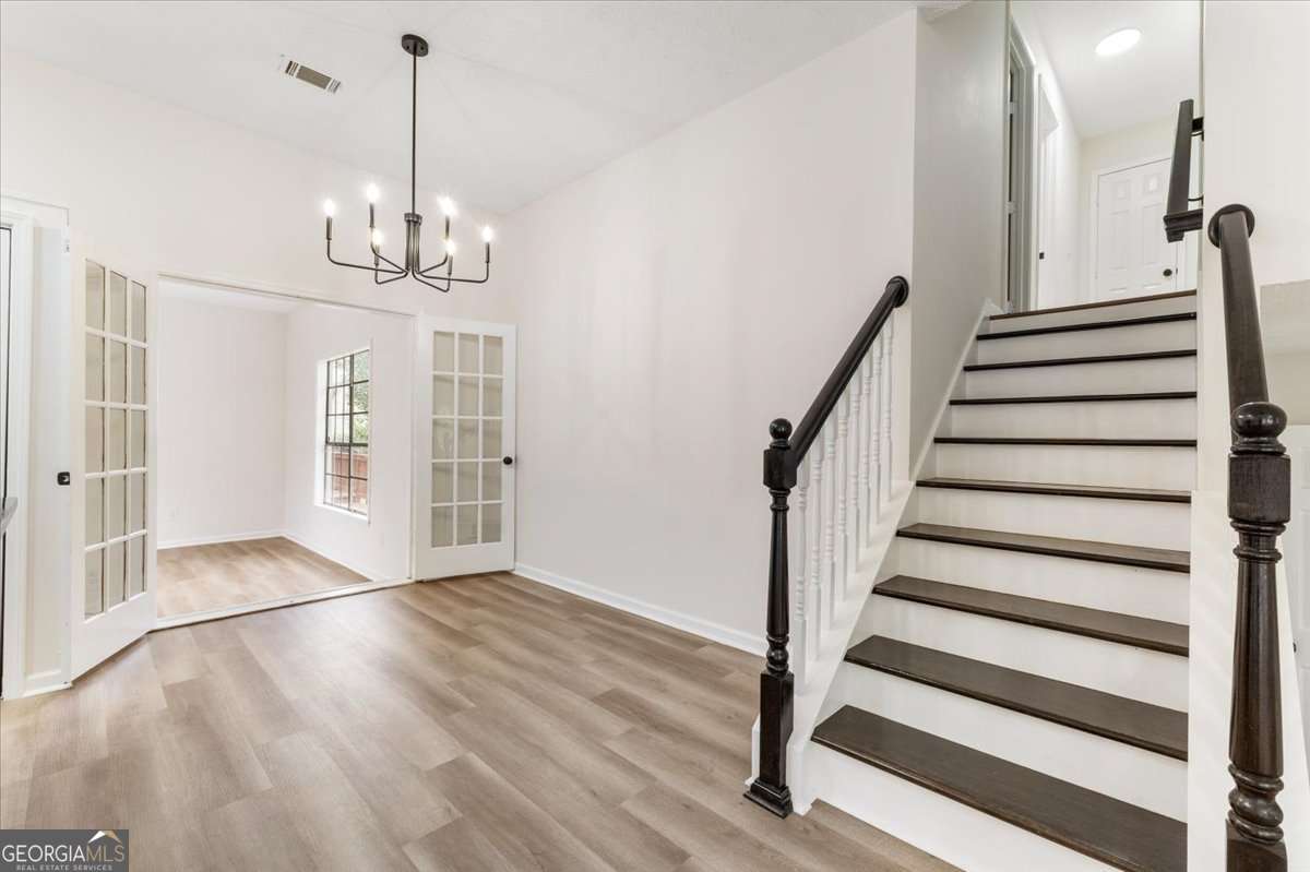 6653 Eastbriar Drive Property Photo 18
