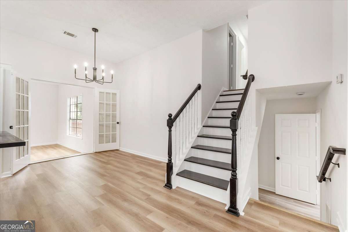 6653 Eastbriar Drive Property Photo 19