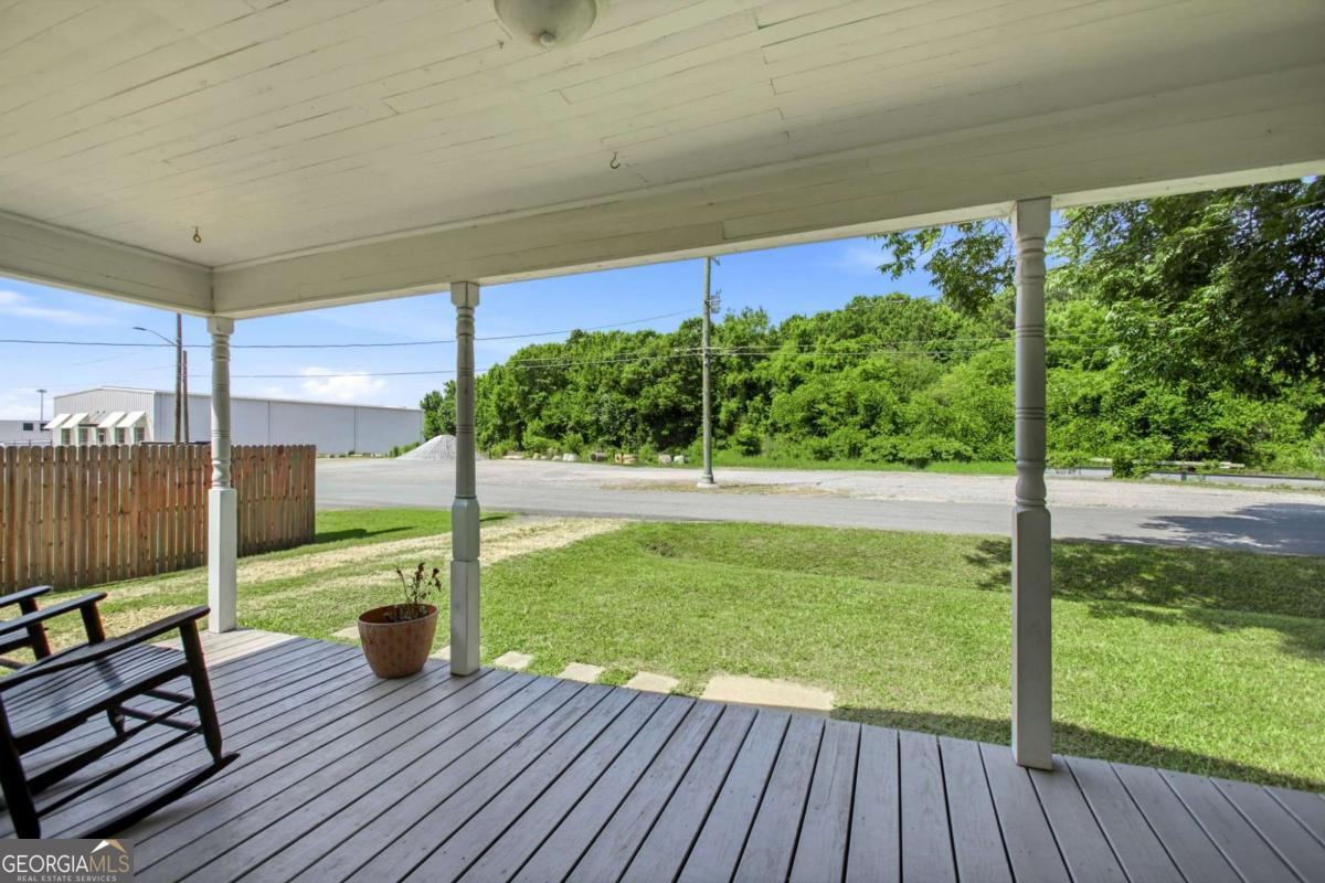 430 Elm Street Property Photo 4