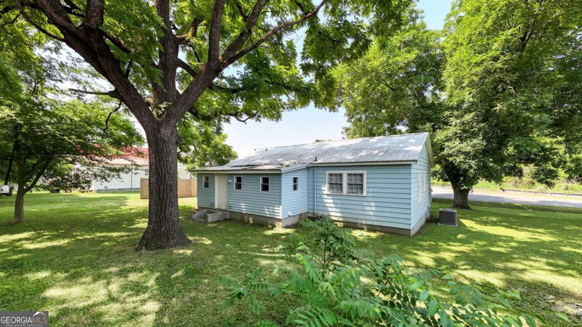 430 Elm Street Property Photo 28