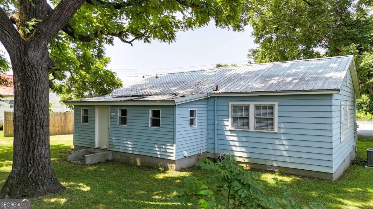 430 Elm Street Property Photo 29