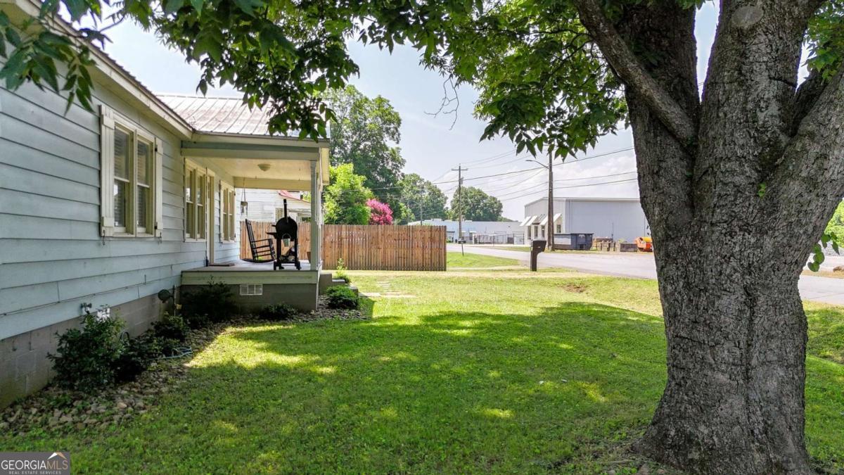 430 Elm Street Property Photo 35