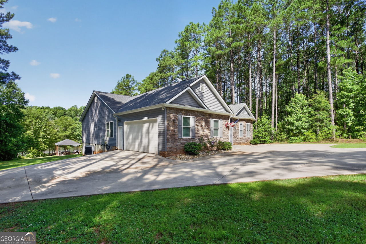 112 Waterside Drive Property Photo 8