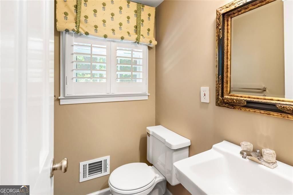 647 Shannon Green Circle Property Photo 10