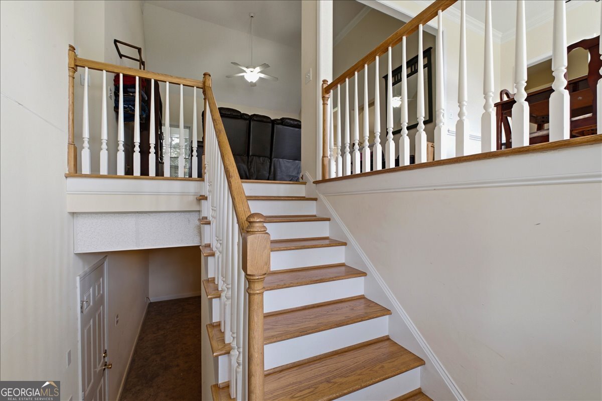 16 Berkshire Drive Nw Property Photo 3