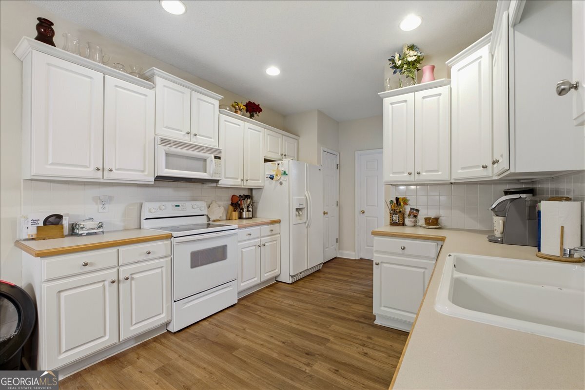 16 Berkshire Drive Nw Property Photo 8