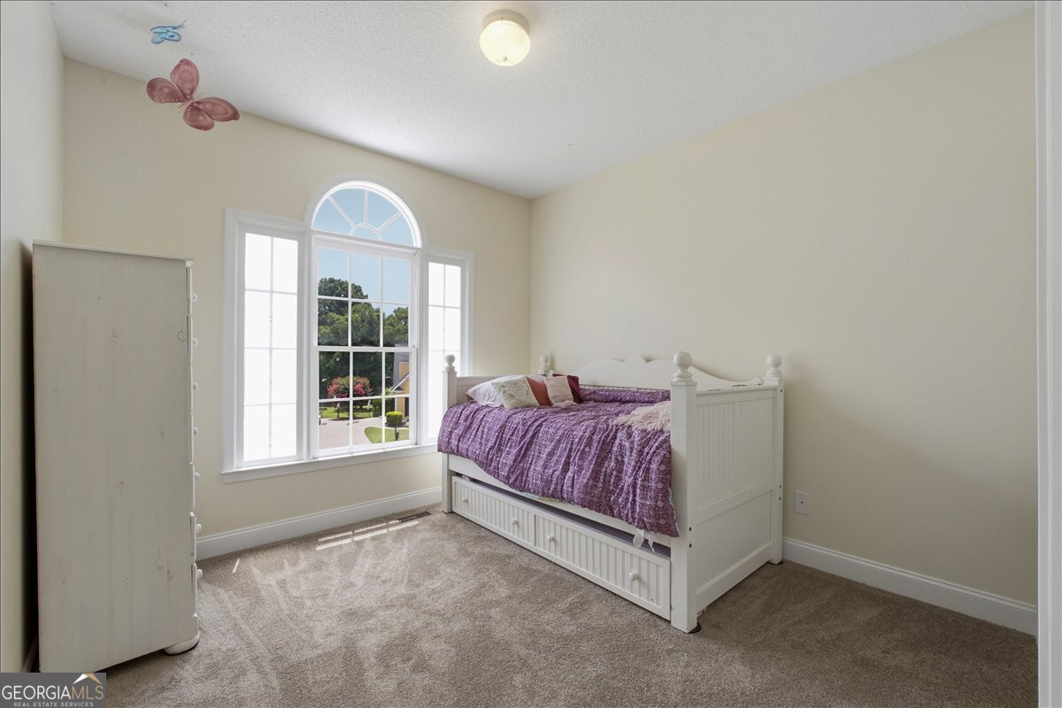 16 Berkshire Drive Nw Property Photo 17