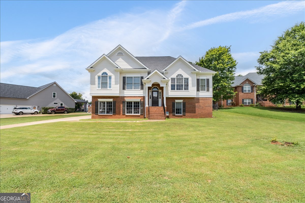 16 Berkshire Drive Nw Property Photo 30