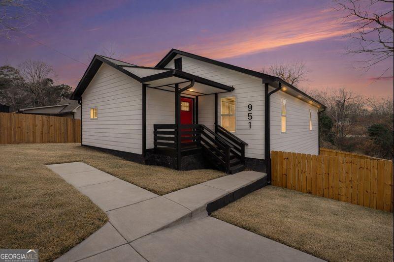 951 Reed Avenue Property Photo 1